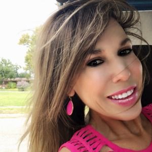 Meet your Posher, Stella